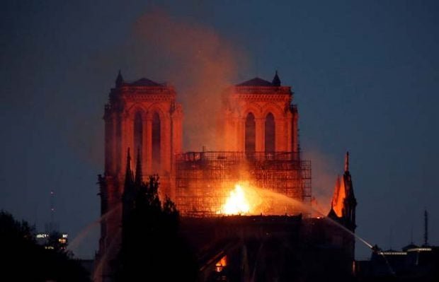 incendio_notre_dame-4-620x399-1