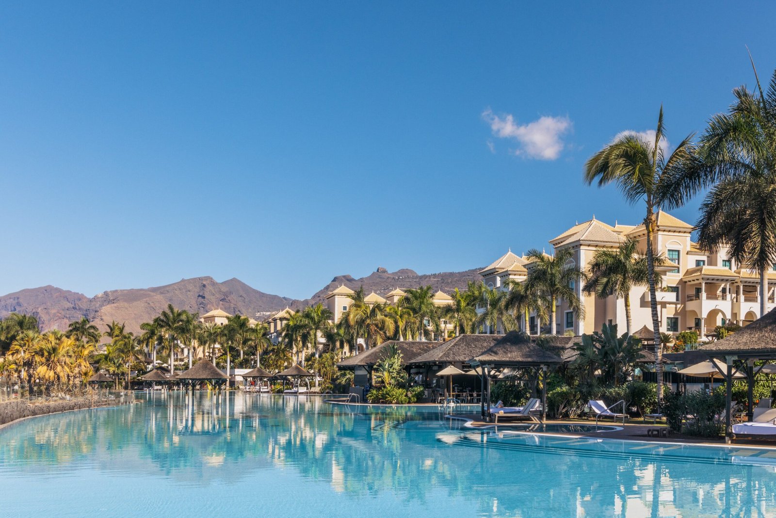 303vgranmeliapalaciodeisora-infinity-pool