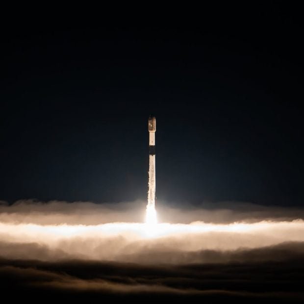 falcon-9-lifts-off-from-california-and-delivers-27-starlink-satellites-to-orbit-completing-our-_easy-resizecom_-620x620-1