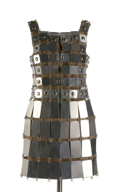 la-moda-a-tus-pies-5_rabanne-a_easy-resizecom_-388x620-1