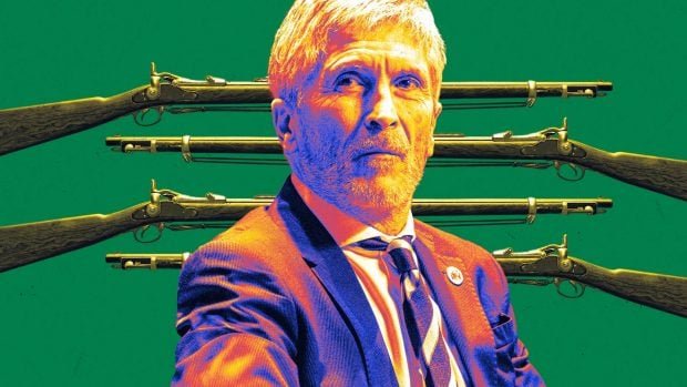 marlaska-destina-dinero-de-seguridad-ciudadana-a-embellecer-fusiles-antiguos-interior-620x349-1