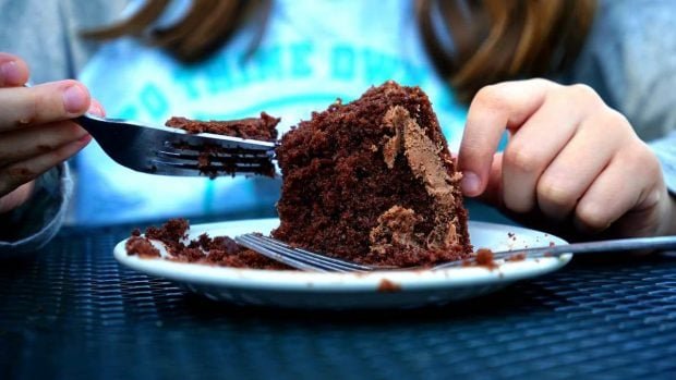 receta-de-pastel-vegano-de-chocolate-y-cafe-1-620x349-1