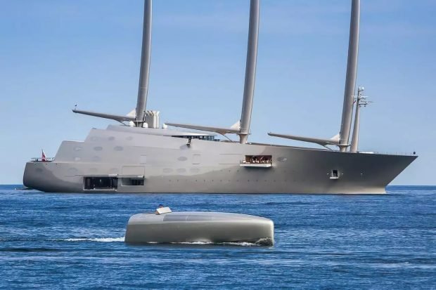 tt-sy-a-n2-1075m-lloyd-stevenson-boatbuilders-sy-a-143m-nobiskrug-42178974074_easy-resizecom_-620x413-1