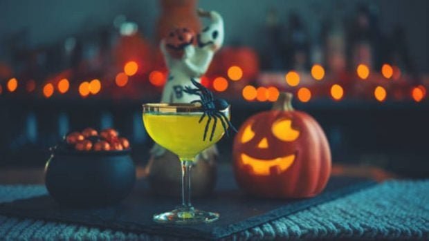 como-preparar-una-mesa-para-halloween-pasos-620x349-1
