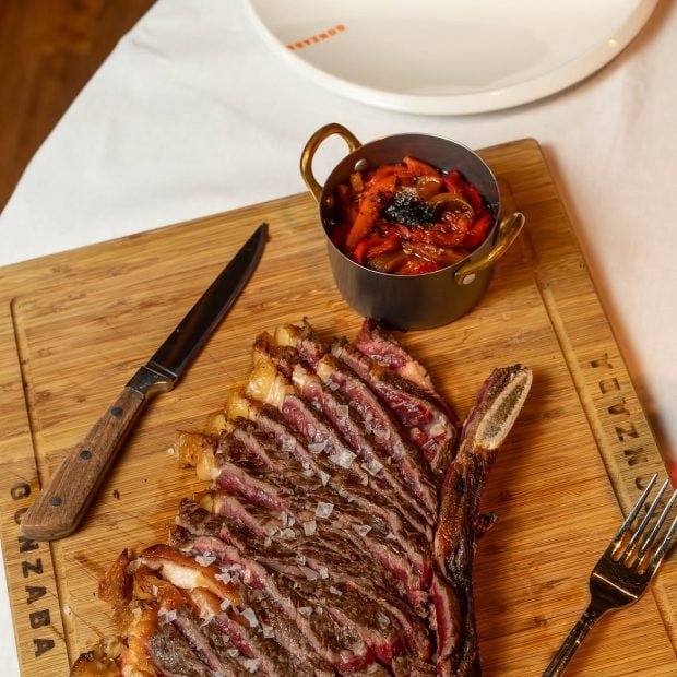 no-es-un-plato-mas-es-ese-instante-en-el-que-la-carne-llega-a-tu-mesa-recien-trinchada-aun-co-620x620-1