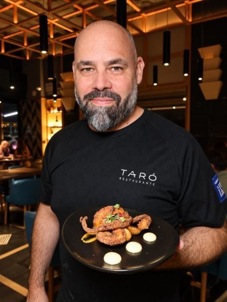 pachu-barrera-y-sus-pulpitos-fritos-a-baja-temperatura-foto-nacho-sandoval_easy-resizecom_-465x620-1